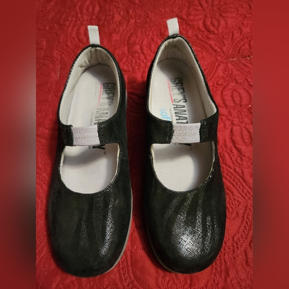 Grey's Anatomy Nurse Shoes - Size 9.5 - Picture 1 of 5